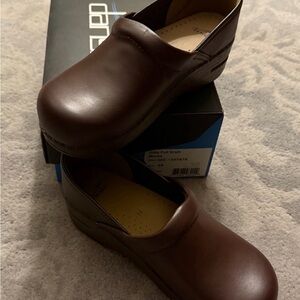 Brown Dansko Leather Clogs - size 34
